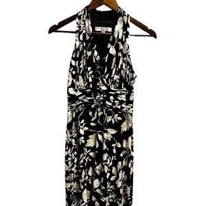 Women’s sleeveless dress size 6P